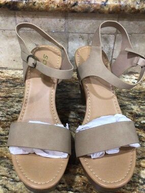 Soda wooden heel beige high heels. Size 10. Good condition